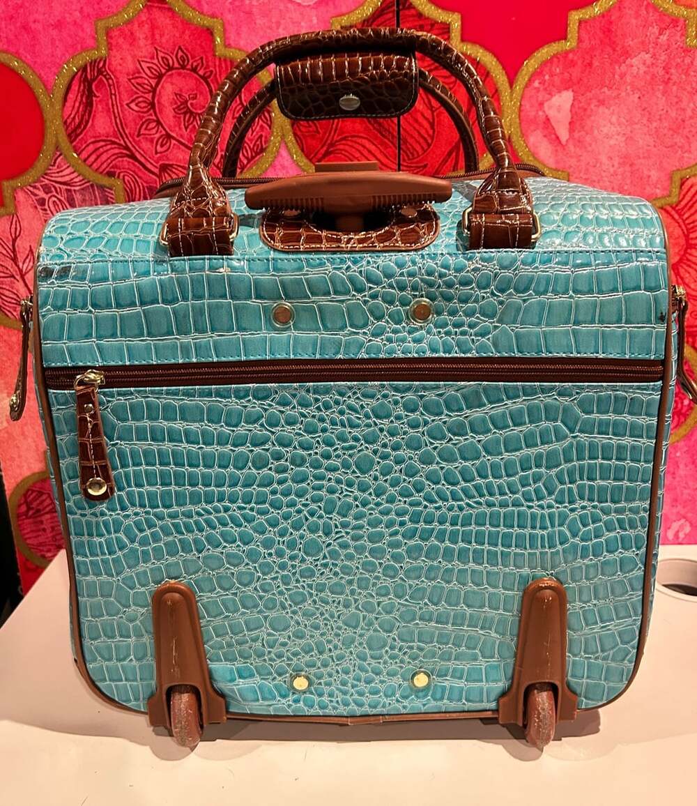 NEW SAMANTHA BROWN ROLLING EMBOSSED BABY CROC WHEELED WEEKENDER RADIANT ORCHID